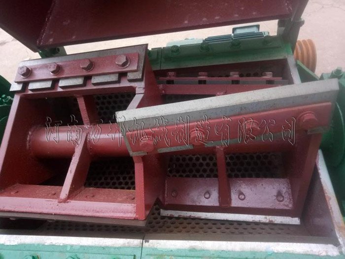 塑料粉碎机内部